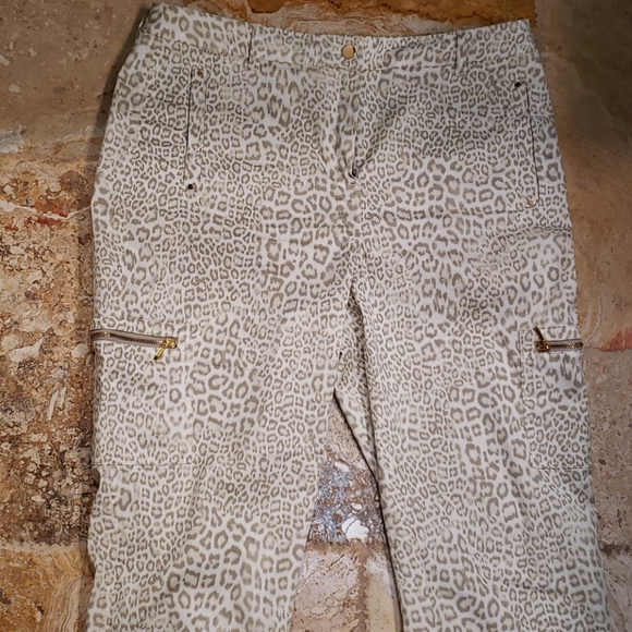 Pants - Picture 7 of 8